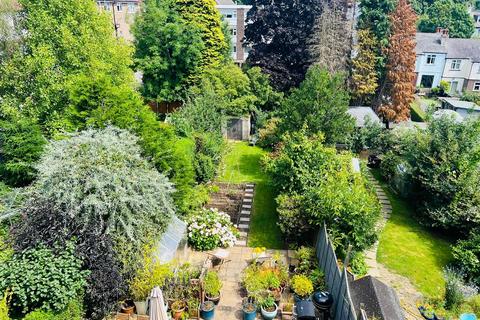 32 Brooklands Crescent, Sheffield, S10 4GE