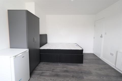 Studio to rent, Daventry Road, Coventry CV3