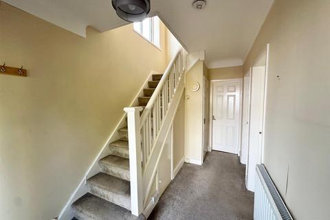 3 bedroom semi-detached house to rent, Church Road, Formby, Liverpool