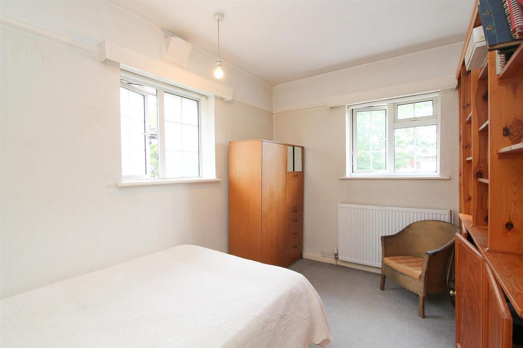 Bed 4.jpg