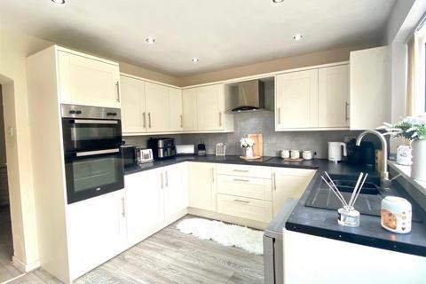 73 Foxcroft Drive, Brighouse, HD6 3PH