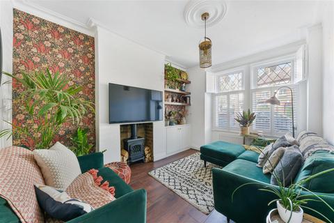 30 Caxton Road, London, SW19 8SJ