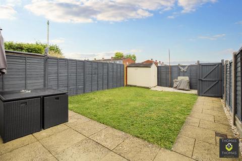 3 bedroom end of terrace house for sale, Amber Close, Tuffley