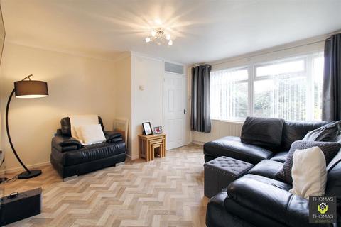 3 bedroom end of terrace house for sale, Amber Close, Tuffley