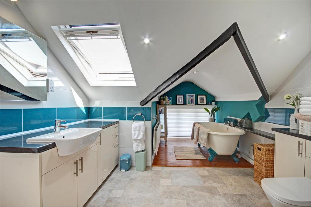 Ensuite bathroom