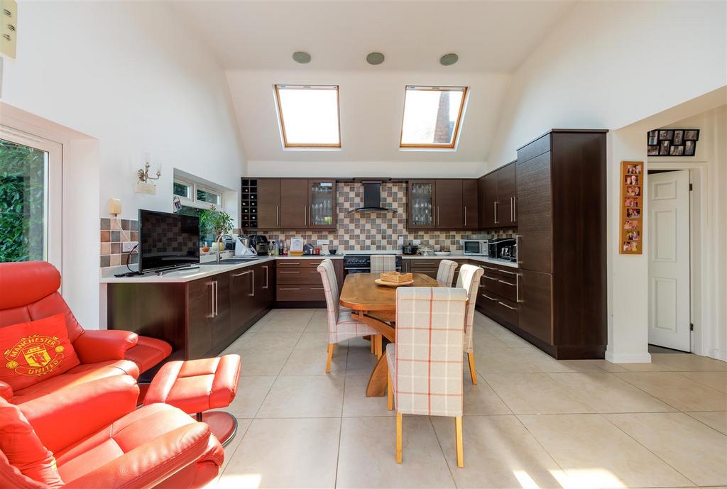 Kitchen 1 1 N9 A5329-Enhanced-NR.jpg