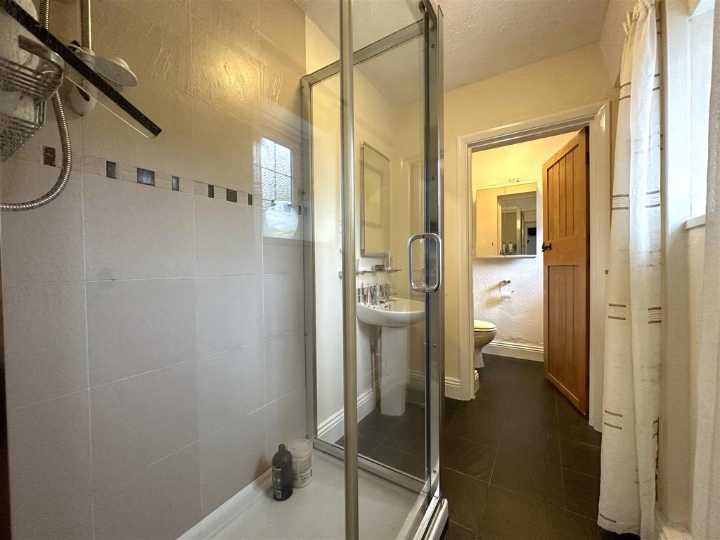 Ground Floor Shower Room 256