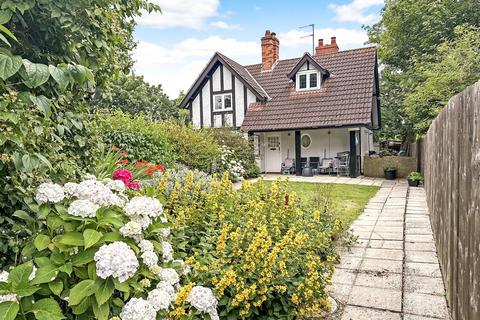 3 bedroom detached house for sale, The Cottage, Beacon Hill Road, Newark