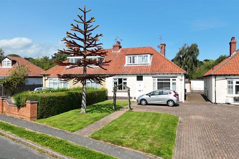 4 bedroom semi-detached bungalow for sale, Briardene Avenue, Scarborough