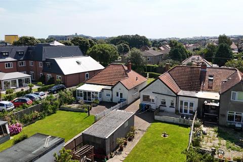 4 bedroom semi-detached bungalow for sale, Briardene Avenue, Scarborough