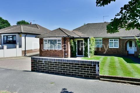 3 bedroom semi-detached bungalow for sale, Oaklands Avenue, Brookmans Park Hatfield AL9