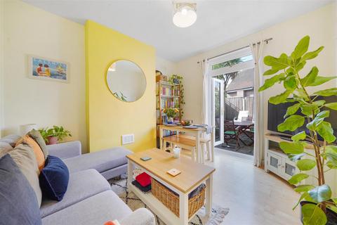 2 bedroom flat for sale, Litchfield Gardens, Willesden