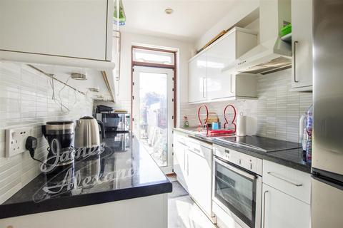 3 bedroom terraced house for sale, Galpins Road, Thornton Heath