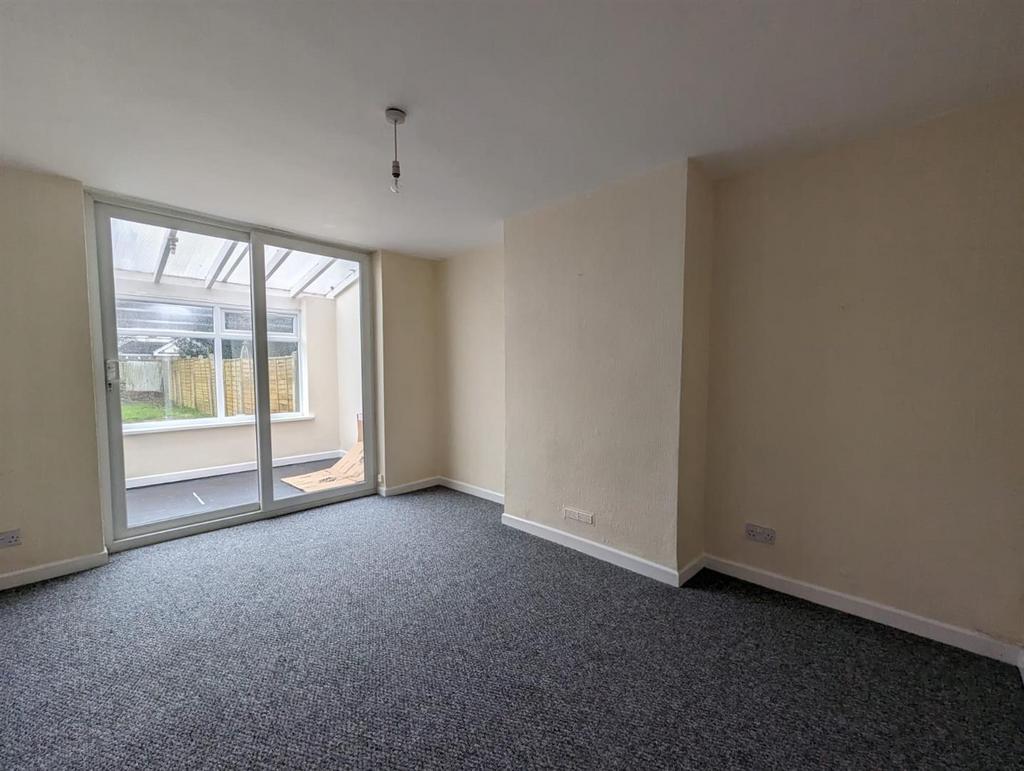 Living Area 2.jpg