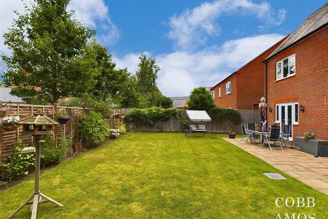 4 bedroom detached house for sale, Bateman Close, Shobdon