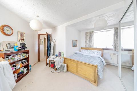 4 bedroom semi-detached house for sale, Constable Gardens, Edgware HA8