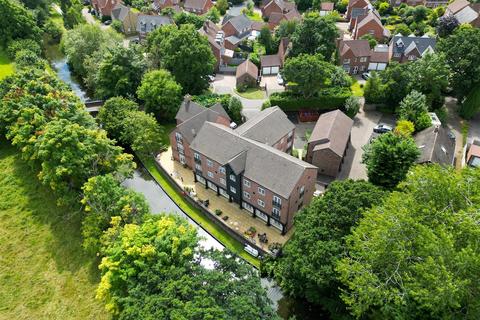 2 bedroom apartment for sale, Tythe Barn Lane, Dicken Heath, Solihull