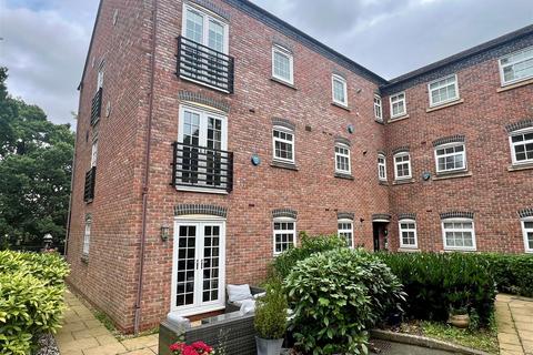 2 bedroom apartment for sale, Tythe Barn Lane, Dicken Heath, Solihull