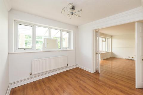 2 Royal Oak Drive, Bishops Wood, Stafford, ST19 9AN