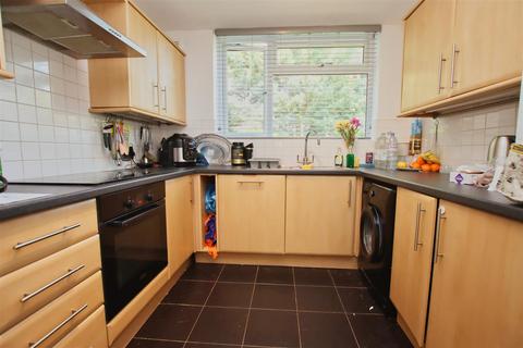 2 bedroom flat for sale, Holt Close, Elstree,