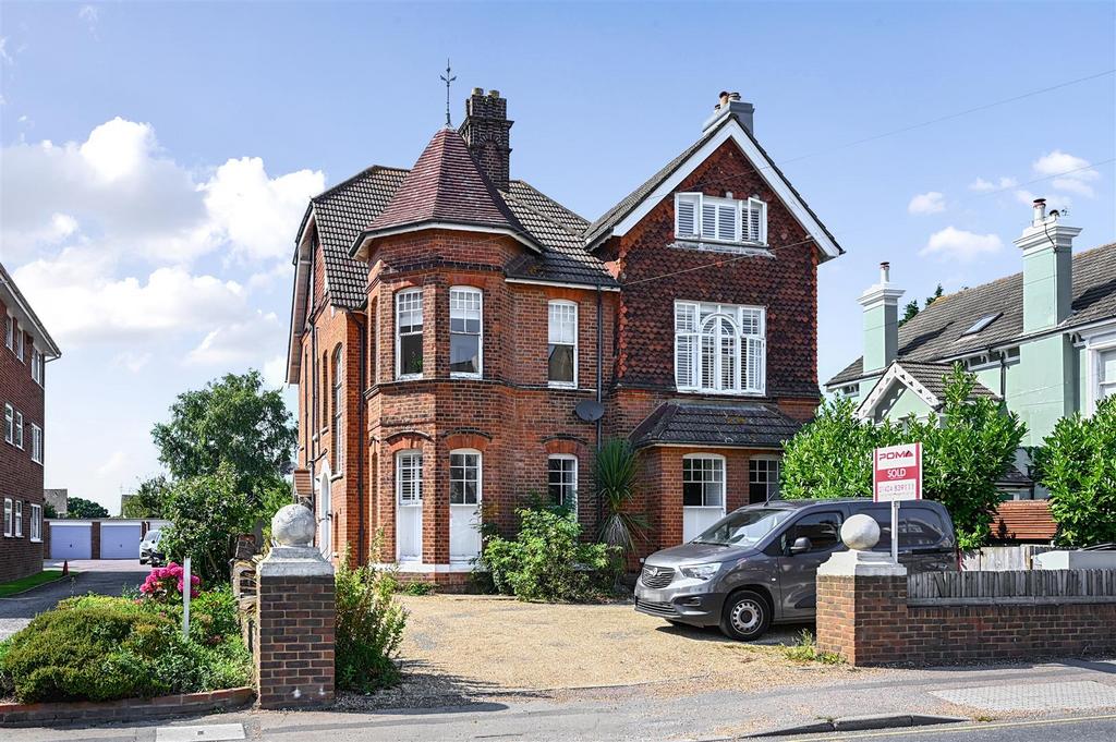 50a Sedlescombe Road South- TN380 TJ (32).jpg