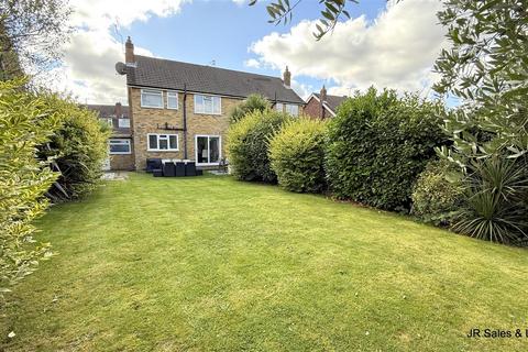 3 bedroom semi-detached house for sale, Pembroke Drive, Goffs Oak