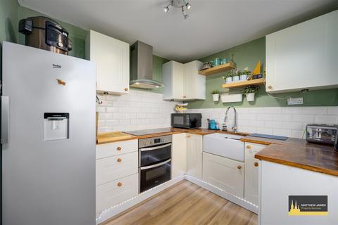 72 Yarningale Road, Willenhall, Coventry, CV3 3EQ