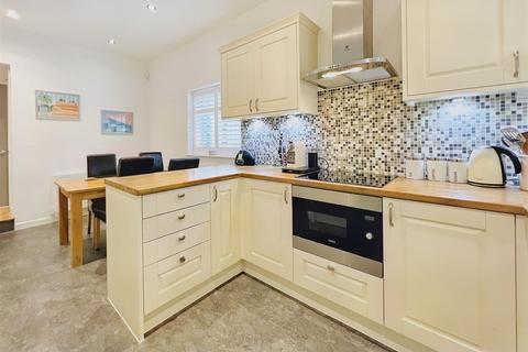 3 bedroom terraced house for sale, Avon Road, Hale, Altrincham