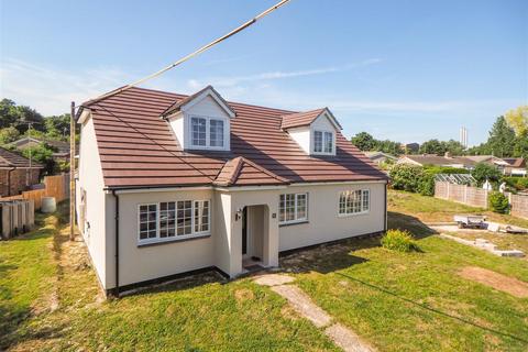 16 Copse Road, Overton, Basingstoke, RG25 3JL