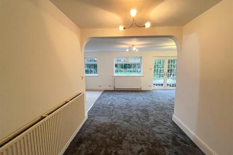 3 bedroom detached house to rent, Dean Drive, Wilmslow