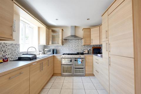 31 James Drive, Calverton, Nottingham, NG14 6RJ