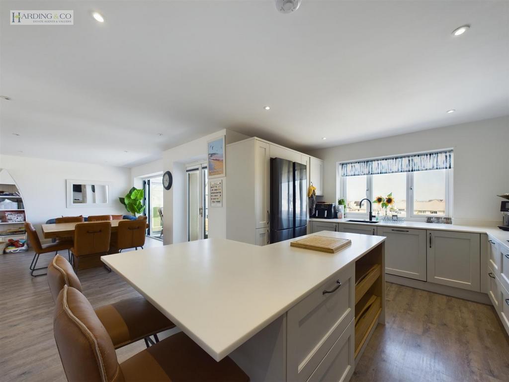 Kitchen iii.jpg