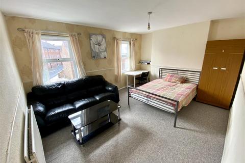 5 bedroom private hall to rent, Gort Place, Gilesgate, Durham