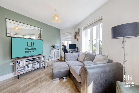 2 bedroom flat for sale, Five Oaks Lane, Chigwell