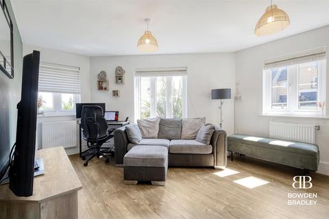 2 bedroom flat for sale, Five Oaks Lane, Chigwell