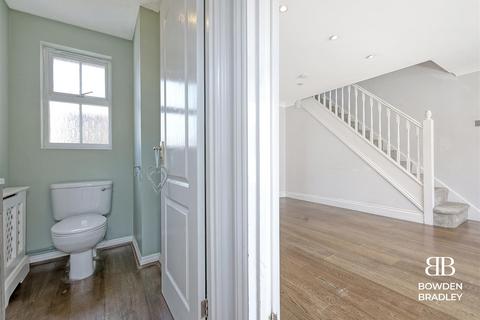 41 Karina Close, Chigwell, IG7 4EN