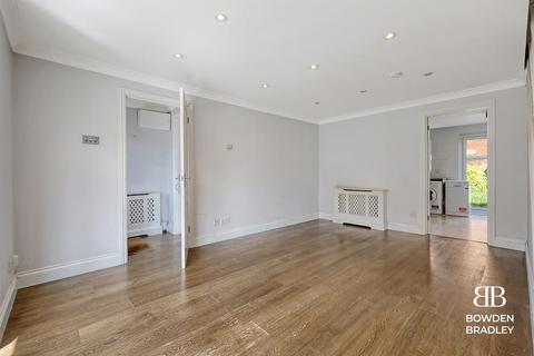 41 Karina Close, Chigwell, IG7 4EN