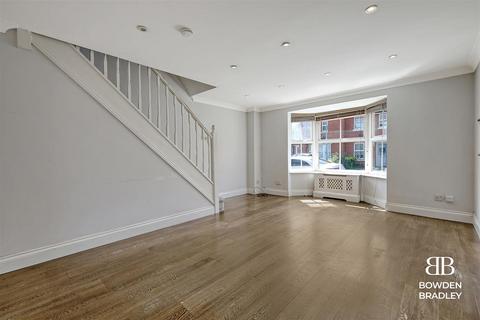 41 Karina Close, Chigwell, IG7 4EN