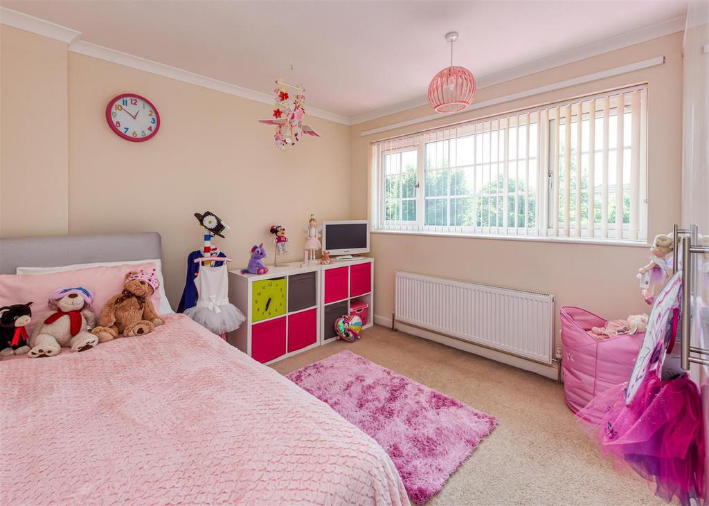 6 Millfields Way-bed3.jpg
