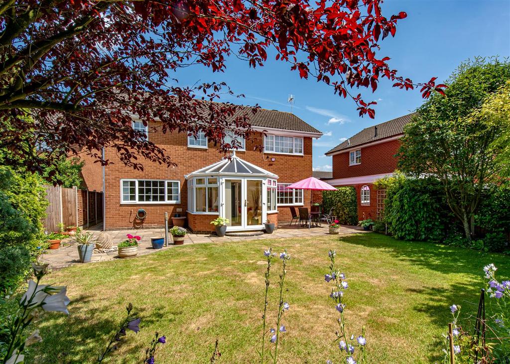 6 Millfields Way-rear1.jpg