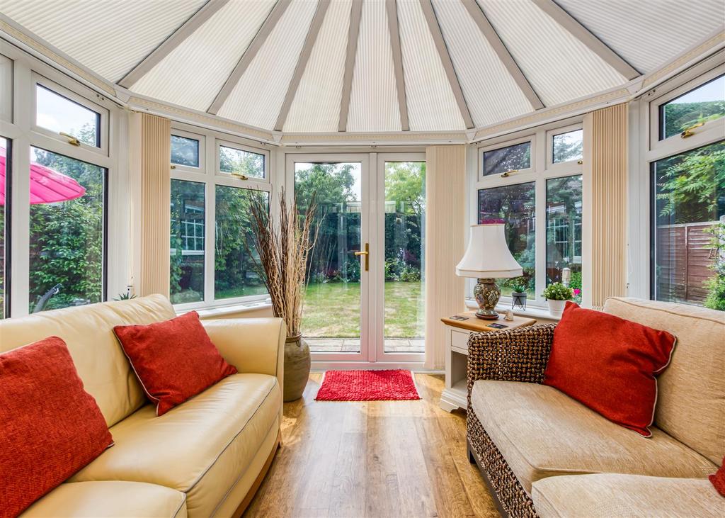 6 Millfields Way-conservatory.jpg