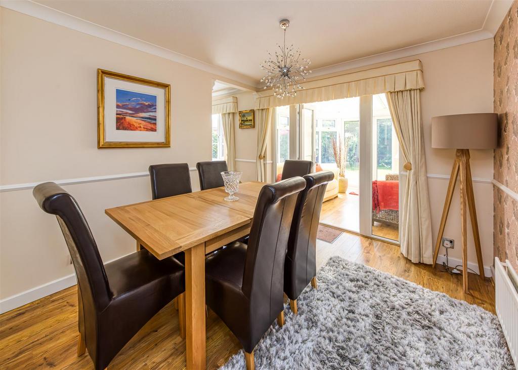 6 Millfields Way-dining.jpg