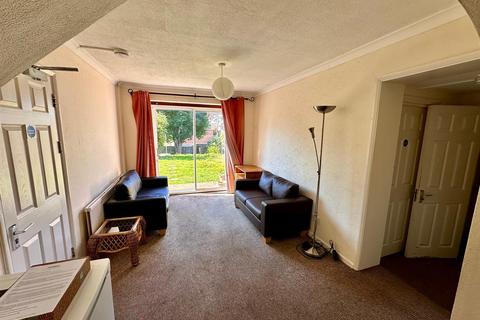 20 Lodge Close, Uxbridge, UB8 2ES