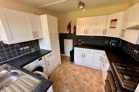20 Lodge Close, Uxbridge, UB8 2ES