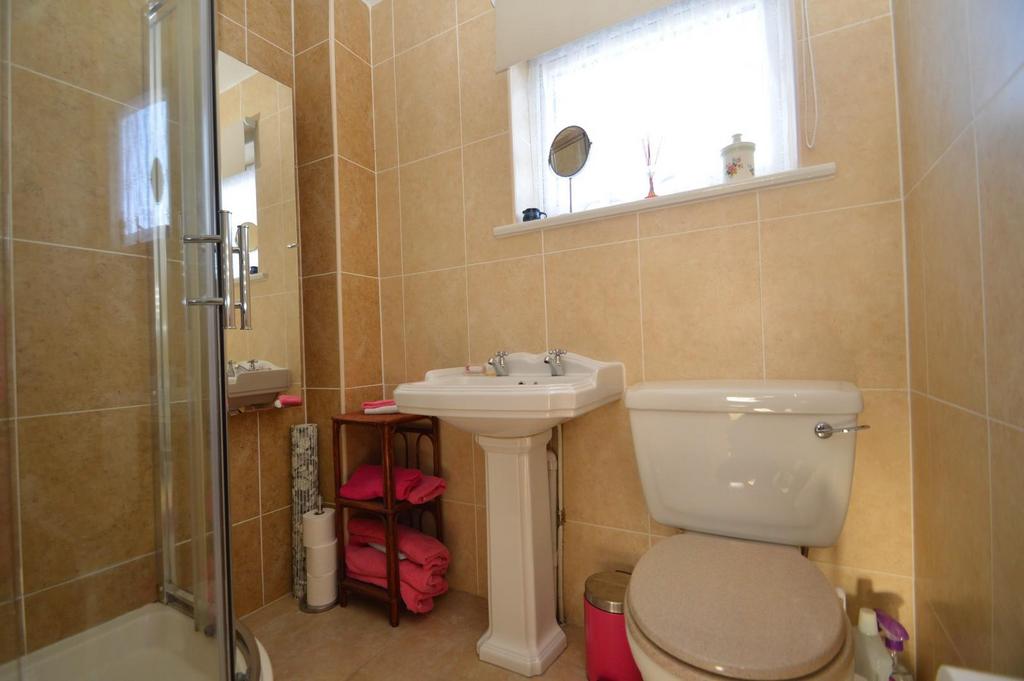 Shower Room.JPG