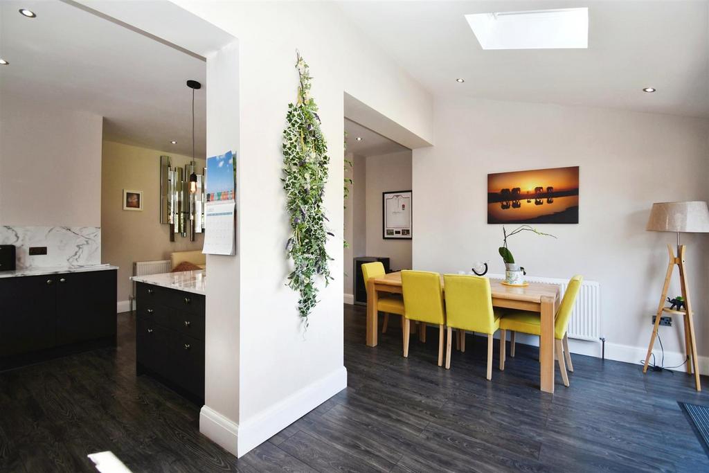 Kitchen / dining room