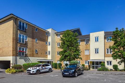 2 bedroom flat for sale, Waterfall Close, Hoddesdon EN11