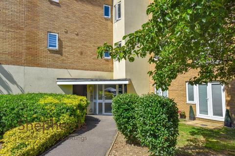 2 bedroom flat for sale, Waterfall Close, Hoddesdon EN11