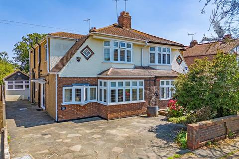 54 Dukes Avenue, Theydon Bois, Epping, CM16 7HF