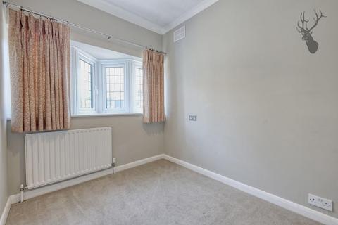 54 Dukes Avenue, Theydon Bois, Epping, CM16 7HF